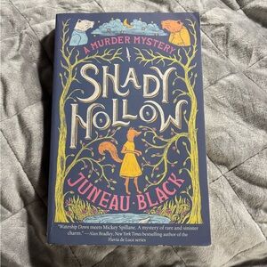Shady Hollow Book - A Murder Mystery